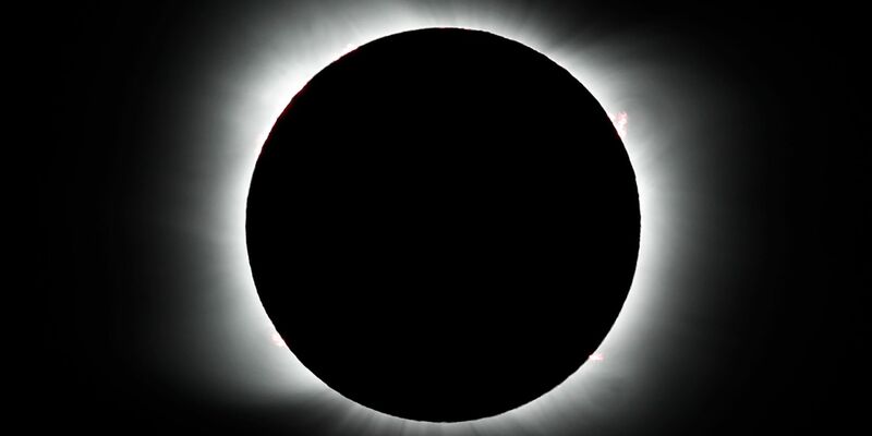 Die Nasa misst die Sonnenfinsternis unter anderem mit Flugzeugen und Ballons (Illustration). - Foto: Natacha Pisarenko/AP/dpa