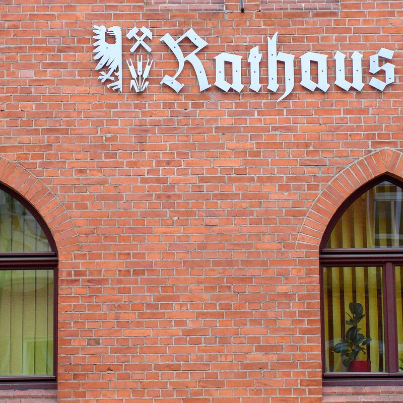 Das Rathaus der Einheitsgemeinde Tangerhütte. Hier ist das Digitale Rathaus schon heute Realität. - Foto: Klaus-Dietmar Gabbert/dpa