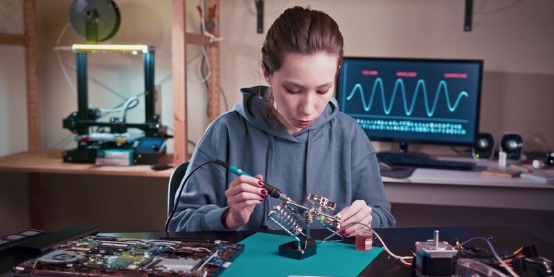 Studium Elektronik und Photonik - Foto: Shutterstock über pressetext.de