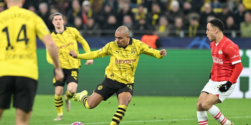 Borussia Dortmund muss auch im ersten Viertelfinal-Duell mit Atlético Madrid auf Donyell Malen verzichten. - Foto: Federico Gambarini/dpa