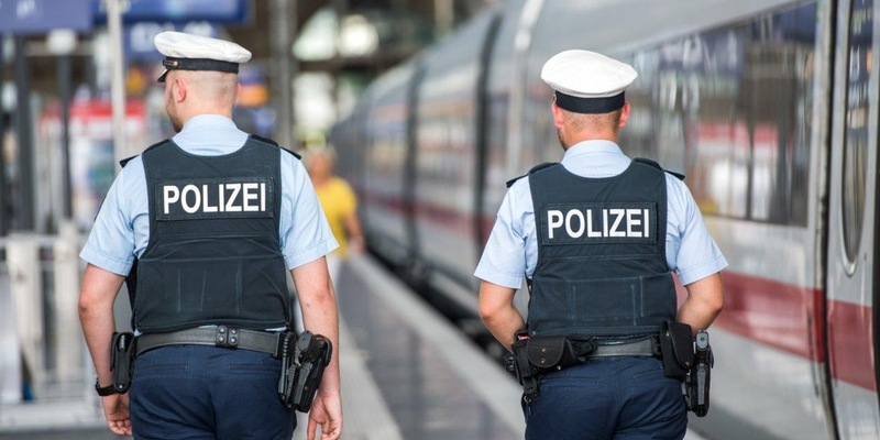 BPOL-KS: Diebe stehlen Handys und Laptops im ICE - Foto: presseportal.de