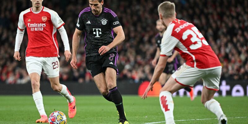 Vincent Kompany sah eine erste Halbzeit ohne klar spielbestimmendes Team. - Foto: Sven Hoppe/dpa