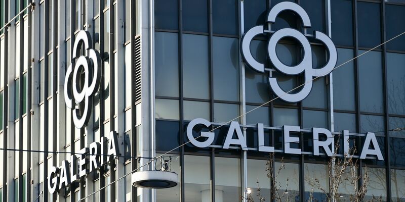 Jörg Funder, Handelsexperte, rechnet nicht damit, dass neuen Eigentümer einen Großteil der 92 Filialen von Galeria Karstadt Kaufhof weiterbetreiben würden. - Foto: Uwe Zucchi/dpa