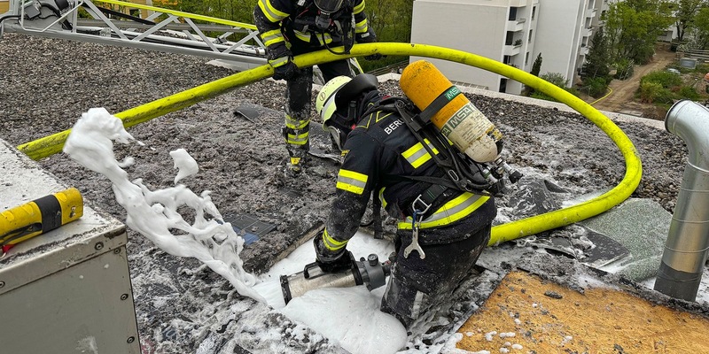 FW-M: Es brennt in der Betondecke (Hadern) - Foto: presseportal.de