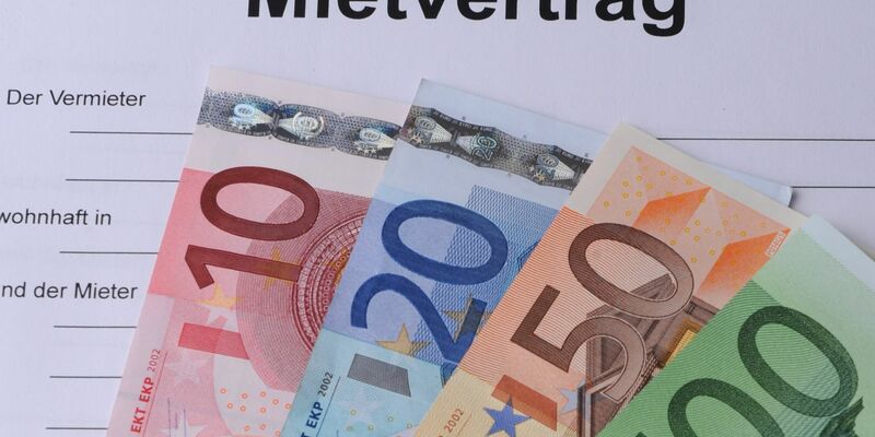 Die Bremse gilt seit 2015 und begrenzt Mietpreissteigerungen bei Neuverträgen. - Foto: Armin Weigel/dpa