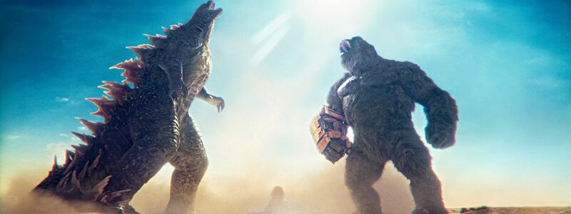 Godzilla und Kong (l-r) in einer Szene des Films Godzilla x Kong: The New Empire. - Foto: Courtesy Of Warner Bros. Picture/-/Courtesy of Warner Bros. Pictures