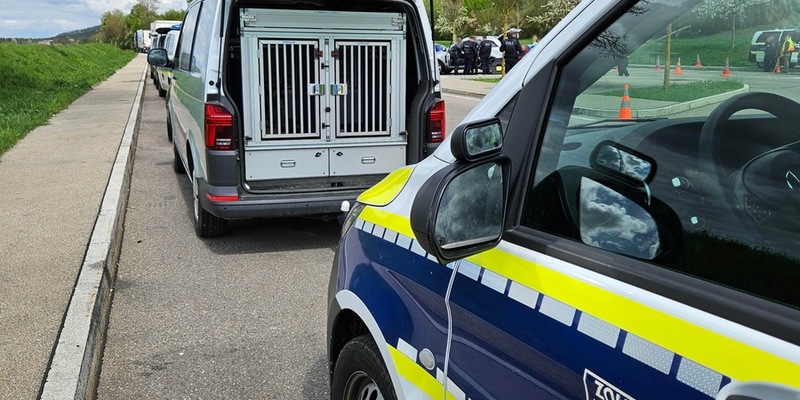 HZA-SI: Erfolgreiche Kontrollen/ZOLL stellt bei Kontrolle an der A 81 zahlreiche Verstöße fest - Foto: presseportal.de