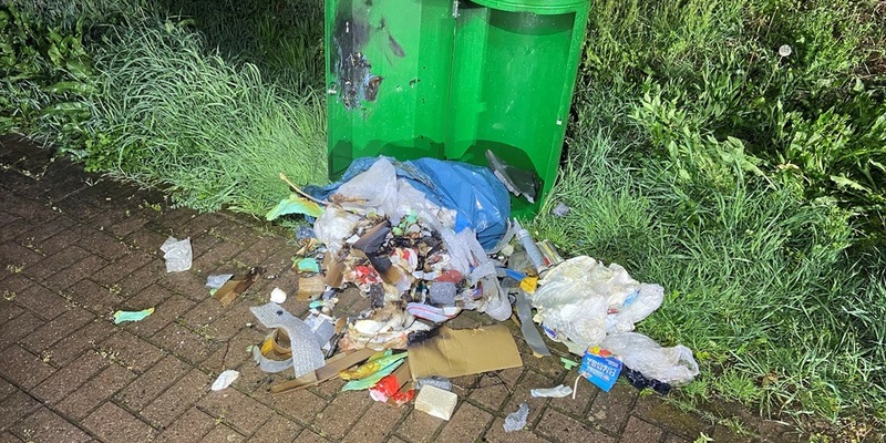 POL-PDKL: Mehrere Mülleimer in Brand gesetzt - Foto: presseportal.de