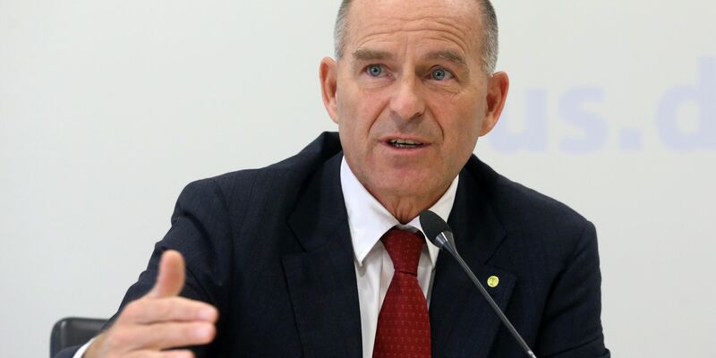 Im April 2018 von einer Skitour nicht mehr zurückgekehrt: Karl-Erivan Haub. - Foto: Roland Weihrauch/dpa