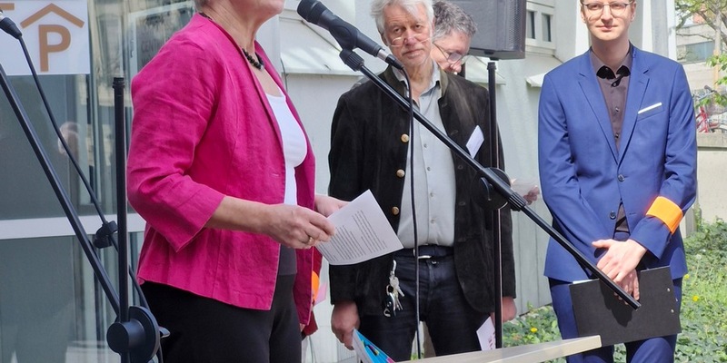 Gemeinsam und entschlossen für eine Gesetzesänderung zur Finanzierung der psychotherapeutischen Weiterbildung / Breite Beteiligung an Kundgebung im Vorfeld des DPT - Foto: presseportal.de