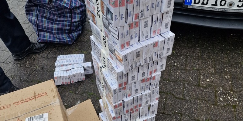 HZA-GI: Zoll erwischt Zigarettenschmuggler auf der A 3 - Foto: presseportal.de