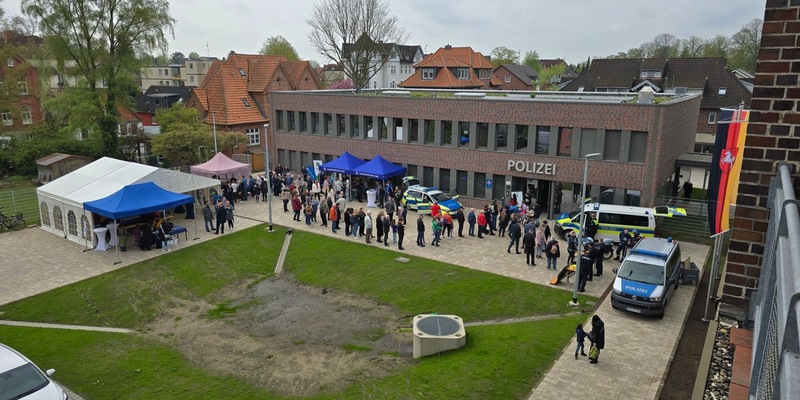 POL-STD: Neues Dienstgebäude der Stader Polizei offiziell eingeweiht - erfolgreicher Nachmittag der offenen Tür - Foto: presseportal.de