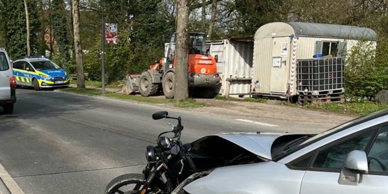 POL-PB: Beim Abbiegen Motorradfahrer verletzt - Foto: presseportal.de