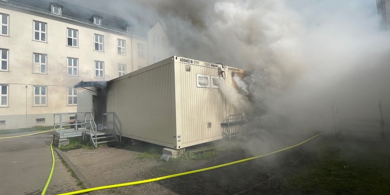 POL-PPTR: Brand in der Aufnahmeeinrichtung für Asylbegehrende (AFA) ind er Dasbachstraße - Gemeinsame Pressemittelung - Foto: presseportal.de