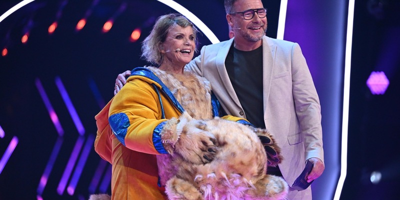 Legendäre Enthüllungen bei The Masked Singer: Uschi Glas und Giovanni Zarrella verzaubern das Publikum - Foto: presseportal.de