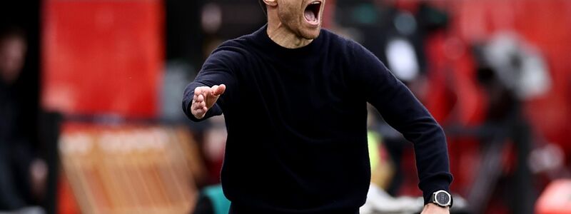 Meister-Trainer Xabi Alonso setzte auch gegen Werder auf Rotation. - Foto: Rolf Vennenbernd/dpa
