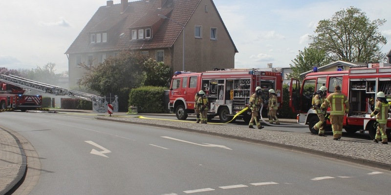 FW Helmstedt: Kellerbrand, mehrere Personen gerettet - Foto: presseportal.de