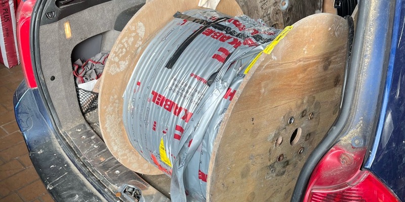 POL-COE: Dülmen, Wierlings Kamp/ Fünf Männer vorläufig festgenommen - Foto: presseportal.de