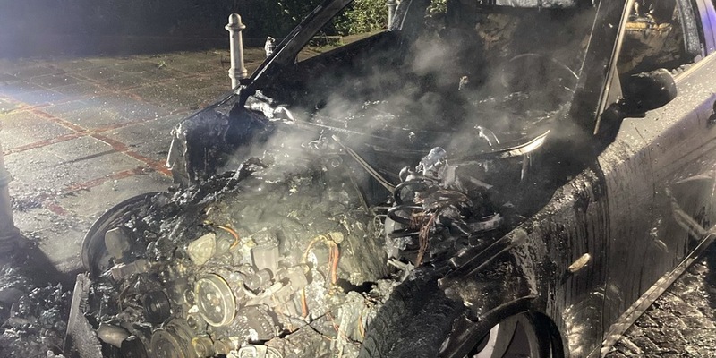 POL-ME: Drei Autos bei Brand beschädigt: Polizei bittet um Hinweise - 2507092 - Foto: presseportal.de