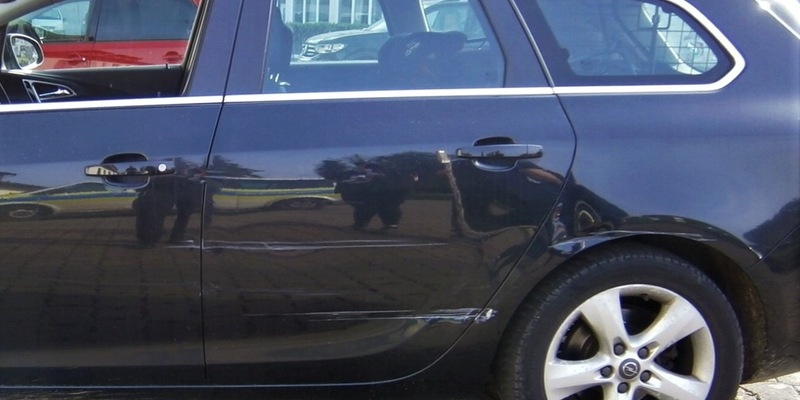 POL-HM: Unfallflucht auf Supermarktparkplatz - Zeugen gesucht - Foto: presseportal.de