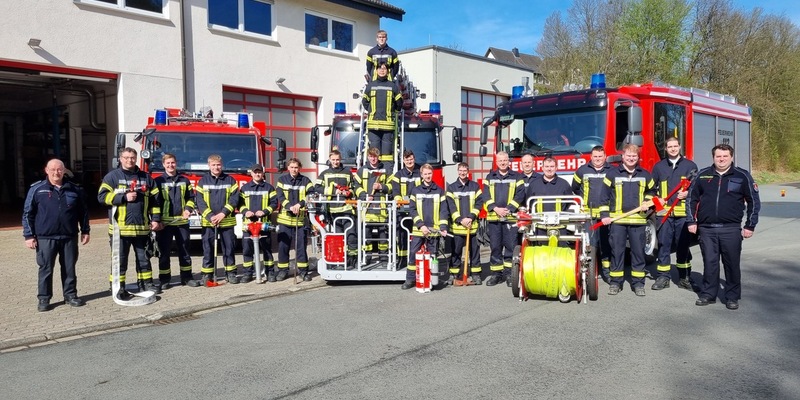 FW Wenden: Modul 3 der Grundausbildung erfolgreich abgeschlossen - Foto: presseportal.de