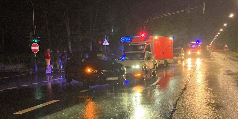 POL-ME: Zusammenstoß im Kreuzungsbereich - 18-Jährige leicht verletzt - Langenfeld - 2404049 - Foto: presseportal.de