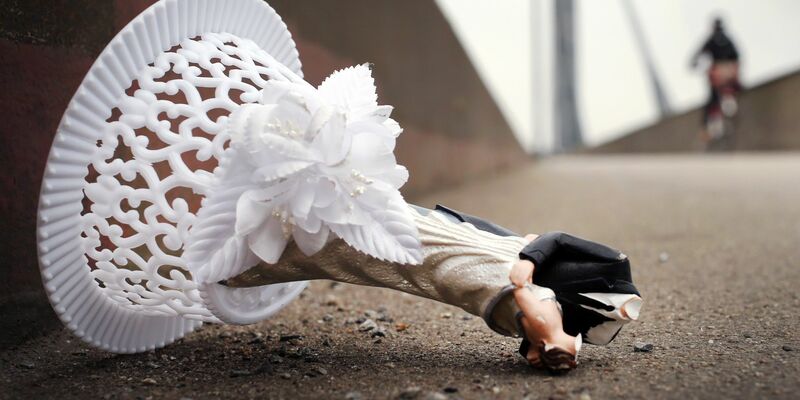Laut Gericht hat eine persönliche Beziehung zwischen den Ehegatten nicht mehr bestanden (Symbolbild). - Foto: Martin Gerten/dpa