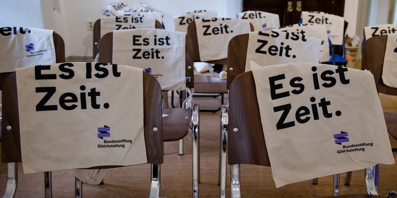 Was kostet die Gewalt an Frauen? / Bundesstiftung Gleichstellung on Tour in Heidenheim an der Brenz zu Partnerschaftsgewalt - Foto: presseportal.de