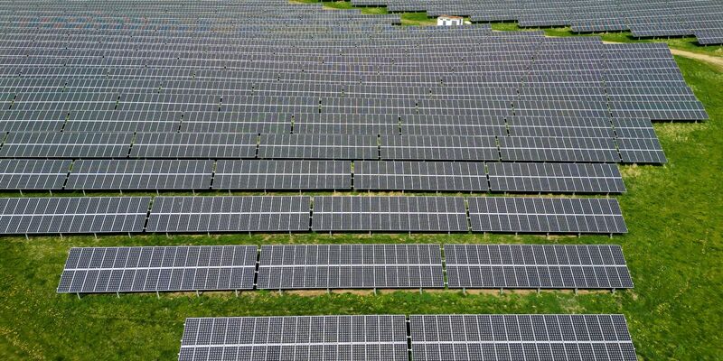 Studie: Solarstrom sorgt für sinkende Strompreise - Foto: Jan Woitas/dpa