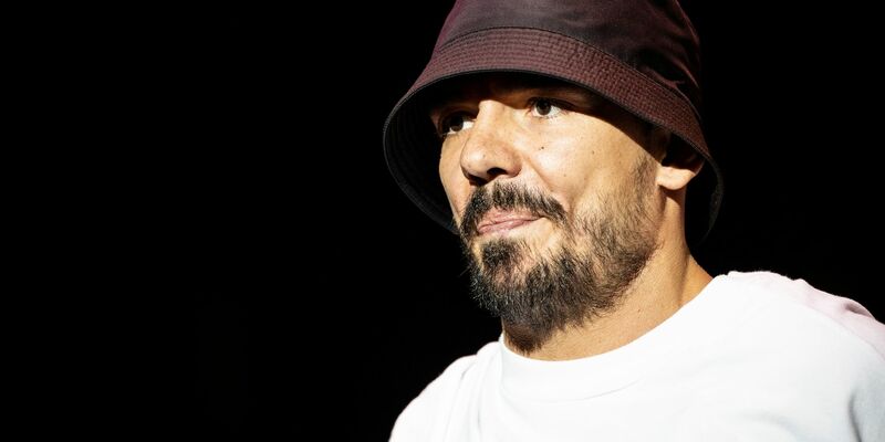 «Man wollte genau das Haus angreifen»: Rapper Capital Bra. - Foto: Alexander Prautzsch/dpa