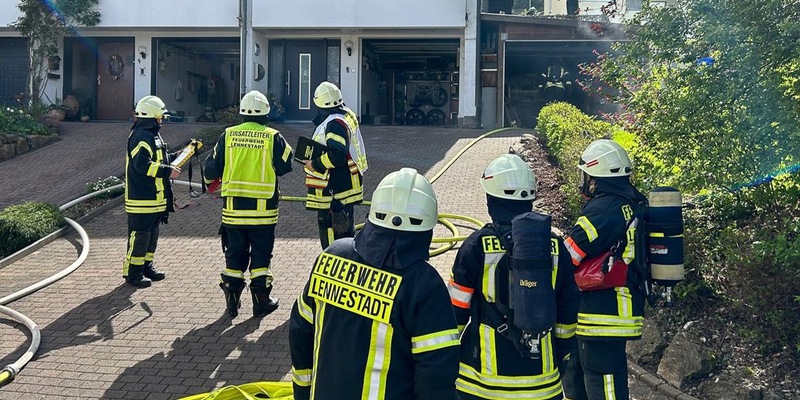 FW-OE: Garagenbrand in Grevenbrück - Wohnung unbewohnbar - Foto: presseportal.de