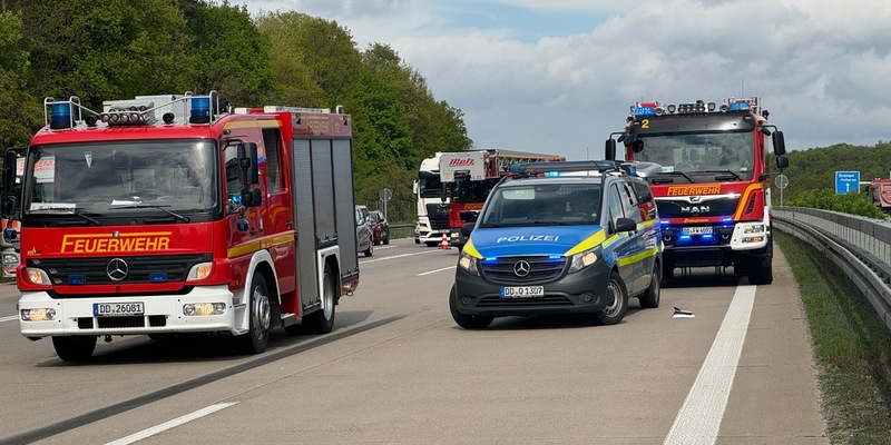 FW Dresden: Brand in einem Wohngebäude & Verkehrsunfall auf der BAB 4 - Foto: presseportal.de