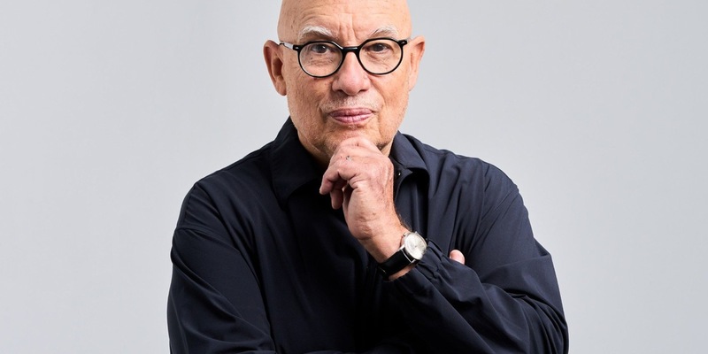 Chefdirigent Dennis Russell Davies und MDR verlängern Zusammenarbeit bis 2027 - Foto: presseportal.de