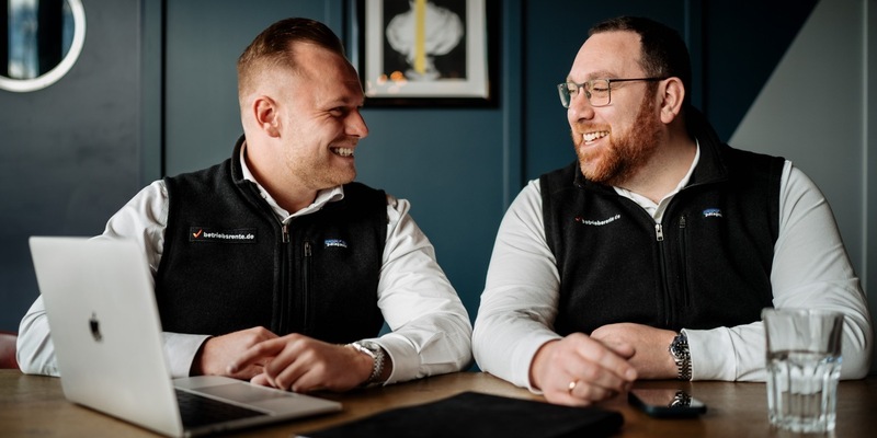 Warum sind Beamtenberufe so attraktiv? Experten der DMV Deutsche Mittelstandsversorgung GmbH klären auf - das können mittelständische Unternehmen vom Staat lernen - Foto: presseportal.de