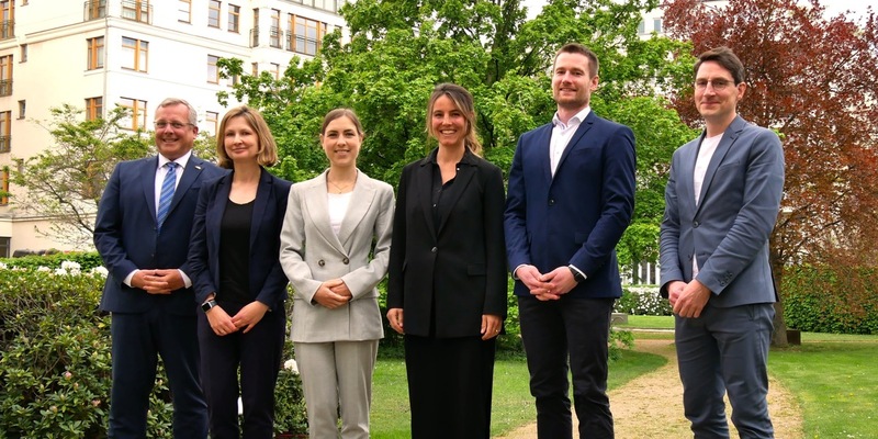 Jungakademiker erhalten Wissenschaftspreis - Foto: presseportal.de
