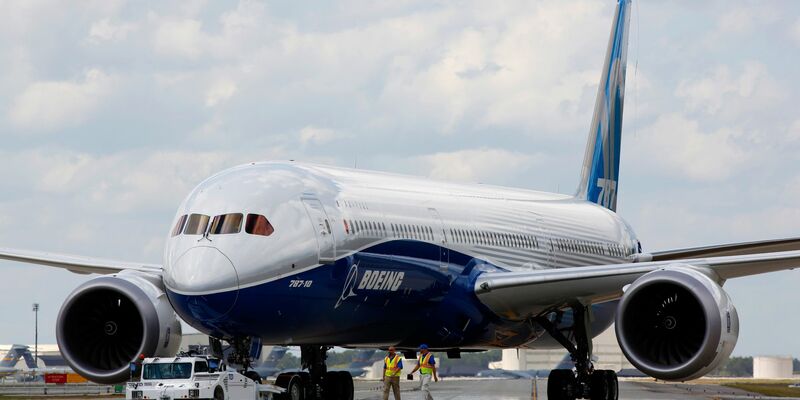 Beim Modell 787 «Dreamliner» soll Boeing gegen eigene Qualitätsvorgaben verstoßen haben. - Foto: Mic Smith/AP/dpa
