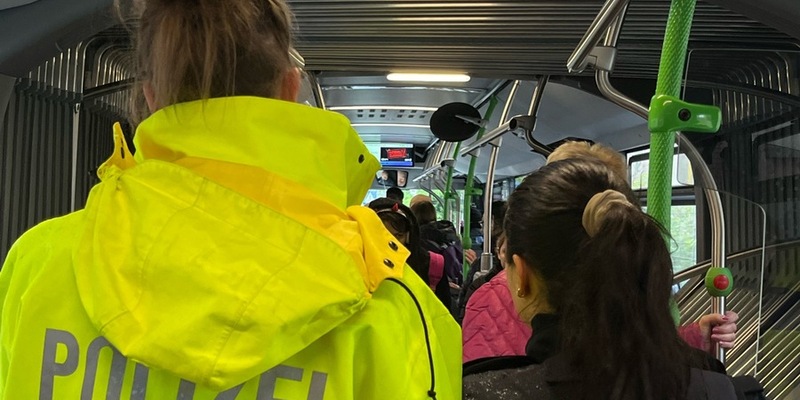 POL-HA: Gemeinsame Kontrollen der Polizei und der Stadt in den Bereichen Altenhagen und Wehringhausen - Busse begleitet und Stadtteile zu Fuß bestreift - Foto: presseportal.de