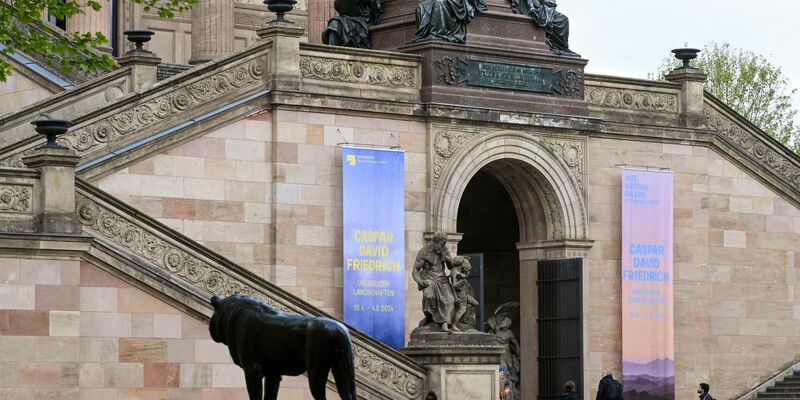 In der Alten Nationalgalerie in Berlin geht es um Caspar David Friedrich und die Natur. - Foto: Jens Kalaene/dpa