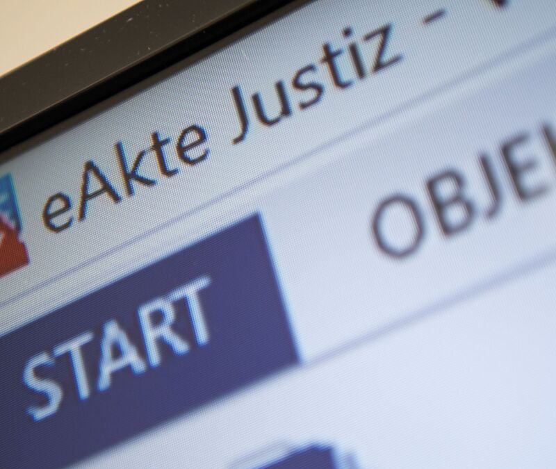 Der Richterbund fordert die Bundesregierung auf, mehr Geld für die Digitalisierung aufzubringen. - Foto: Sebastian Gollnow/dpa