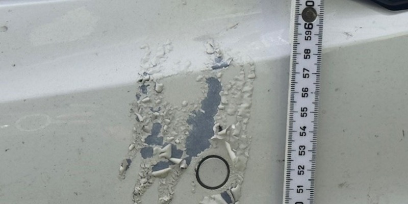 POL-HL: OH-Scharbeutz / PKW mit unbekannter Substanz übergossen - Polizei sucht Zeugen - Foto: presseportal.de