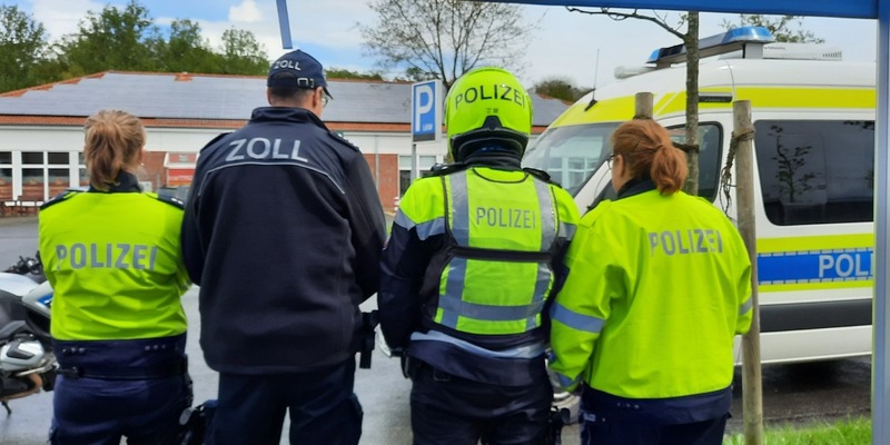 POL-COE: Kreis Coesfeld, Kreisgebiet / Ein Verkehrseinsatz mit einem kleinen Sondereinsatz - Foto: presseportal.de