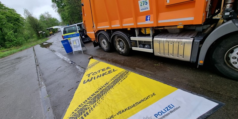 POL-HA: Bilanz zu Kontrollen des Güterverkehrs in Hagen/Aufklärung zum Thema toter Winkel - Foto: presseportal.de