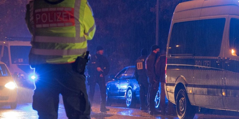 LKA-BW: Gemeinsame Pressemitteilung der Staatsanwaltschaft Stuttgart und des Landeskriminalamts Baden-Württemberg: Gewalttätige Gruppen im Großraum Stuttgart - Weiterer Tatverdächtiger in Haft - Foto: presseportal.de