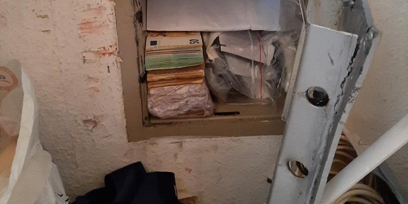 BPOLP Potsdam: Vorläufige Bilanz der ZeOS NRW und der Bundespolizei zum Großeinsatz gegen Organisierte Schleuserkriminalität - Foto: presseportal.de