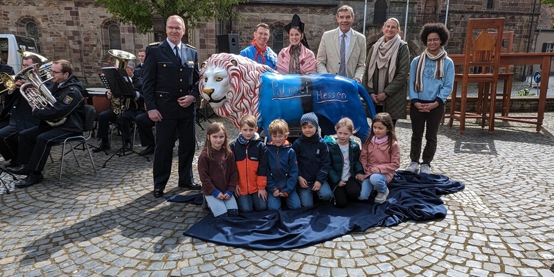 POL-HPE: Hessentagsvorbereitungen auf der Zielgeraden - Enthüllung des Hessentagslöwen zwischen Dom und Rathaus Fritzlar läutet Schlussspurt ein - Foto: presseportal.de