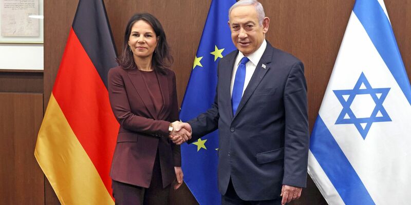 Bundesaußenministerin Annalena Baerbock und Israels Premier Benjamin Netanjahu trafen sich am Mittwoch in Jerusalem. - Foto: Ilia Yefimovich/dpa
