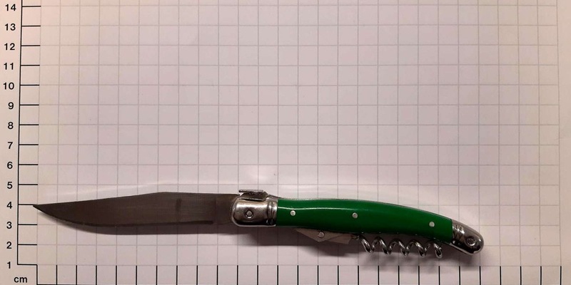 BPOL NRW: Gefälschte Dokumente - Bundespolizei stellt zudem Einhandmesser sicher - Foto: presseportal.de