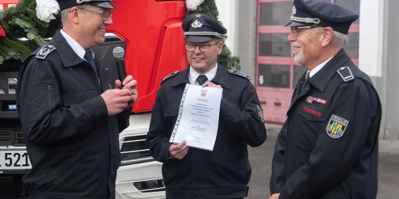 FW-OE: Löschgruppe Meggen: Fahrzeugweihe, Schlüsselübergabe und Führungswechsel - Foto: presseportal.de