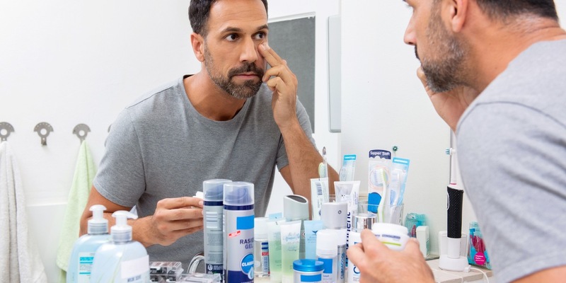 Mülltrennung im Bad: Wohin mit leerem Deoroller, Mascara & Co.? - Foto: presseportal.de