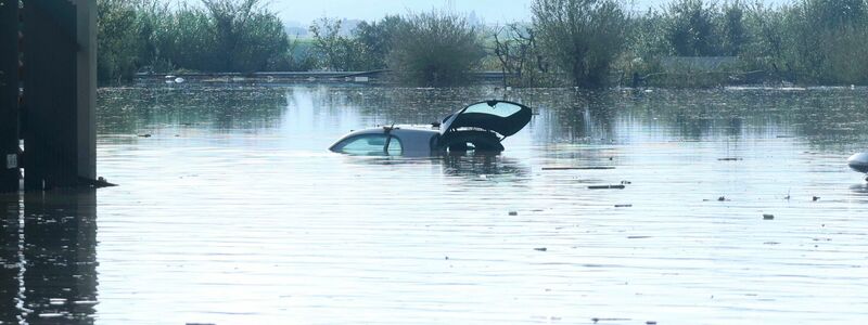 Hochwasser nach heftigen Regenfällen im November 2023 in der Toskana. - Foto: Adriano Conte/LaPresse/AP/dpa